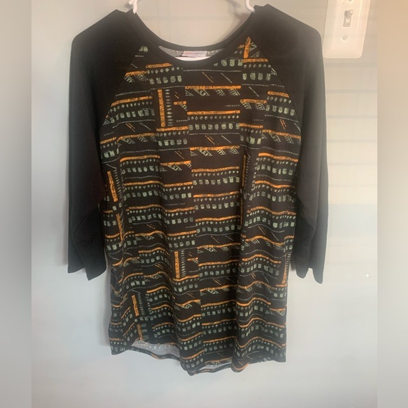 LuLaRoe Tops - LuLaRoe Randy Top